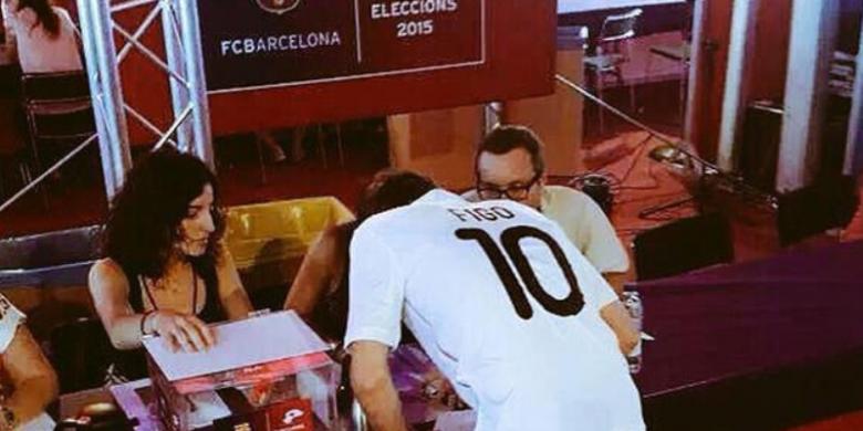 Luis Figo Hadir Pada Pemilihan Presiden Barcelona
